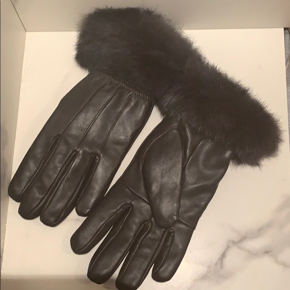 Lace Gloves cc monogram sz S-M